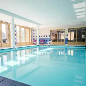 studio-piscine-intrieure-vue-mont-darbois.hotels-rhonealpes.com/