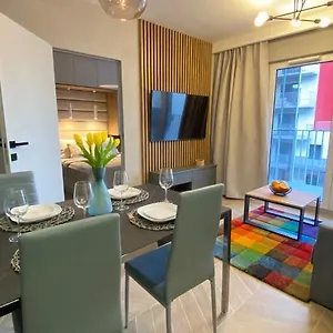 https://grey-house-free-parking.hotelswroclaw.com