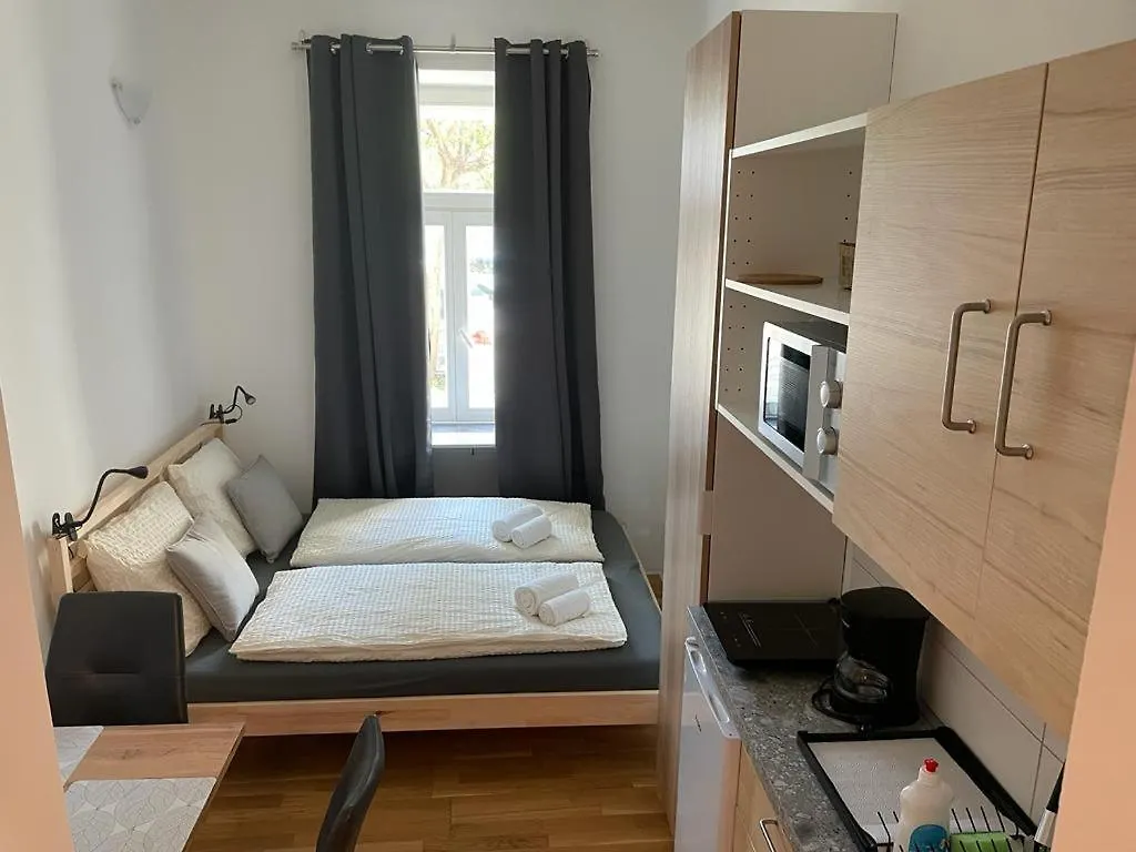 Luna Apartments Vienna 0*,